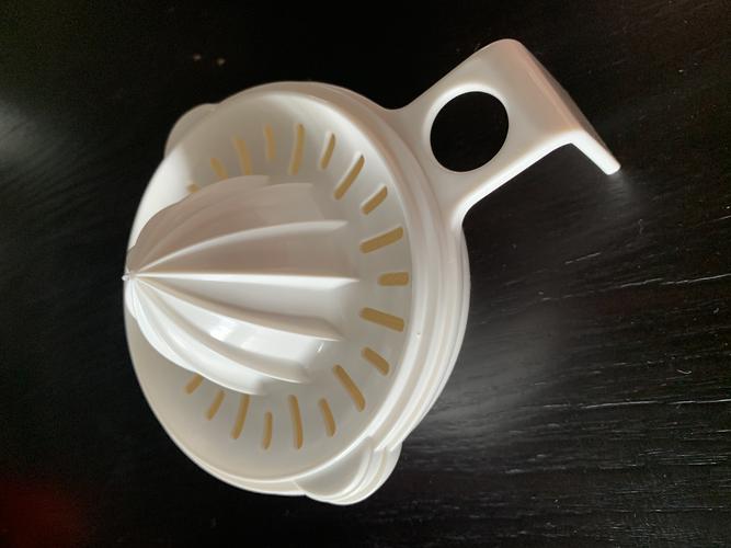 出各种宝宝用品,大部分都是新的